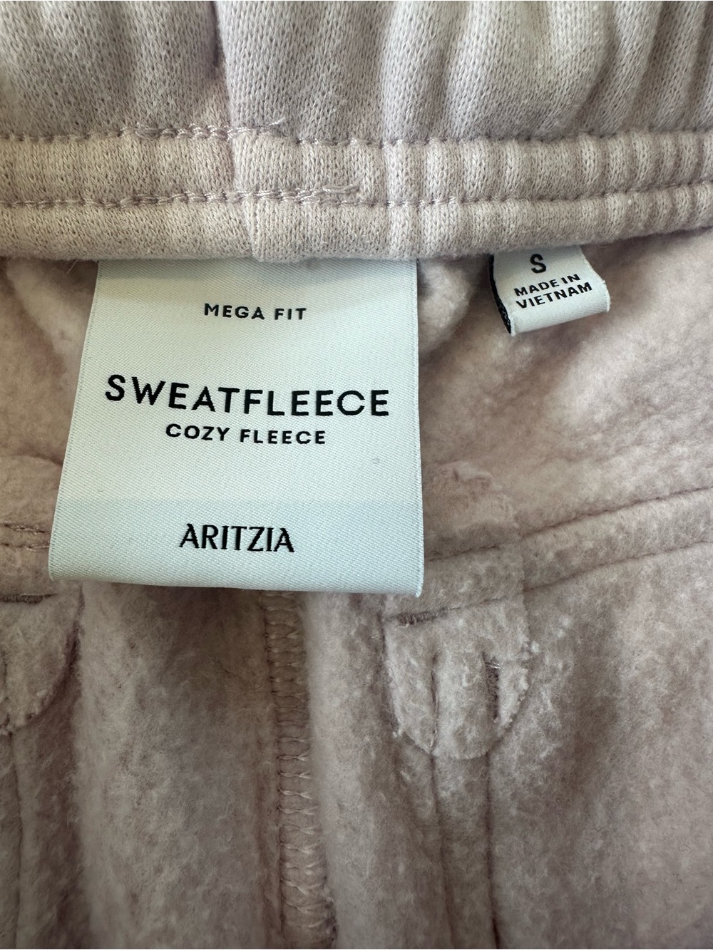 Aritzia Cozy Sweatfleece Mega Cargo™ Sweatpant in Lilac - Picture 14 of 14